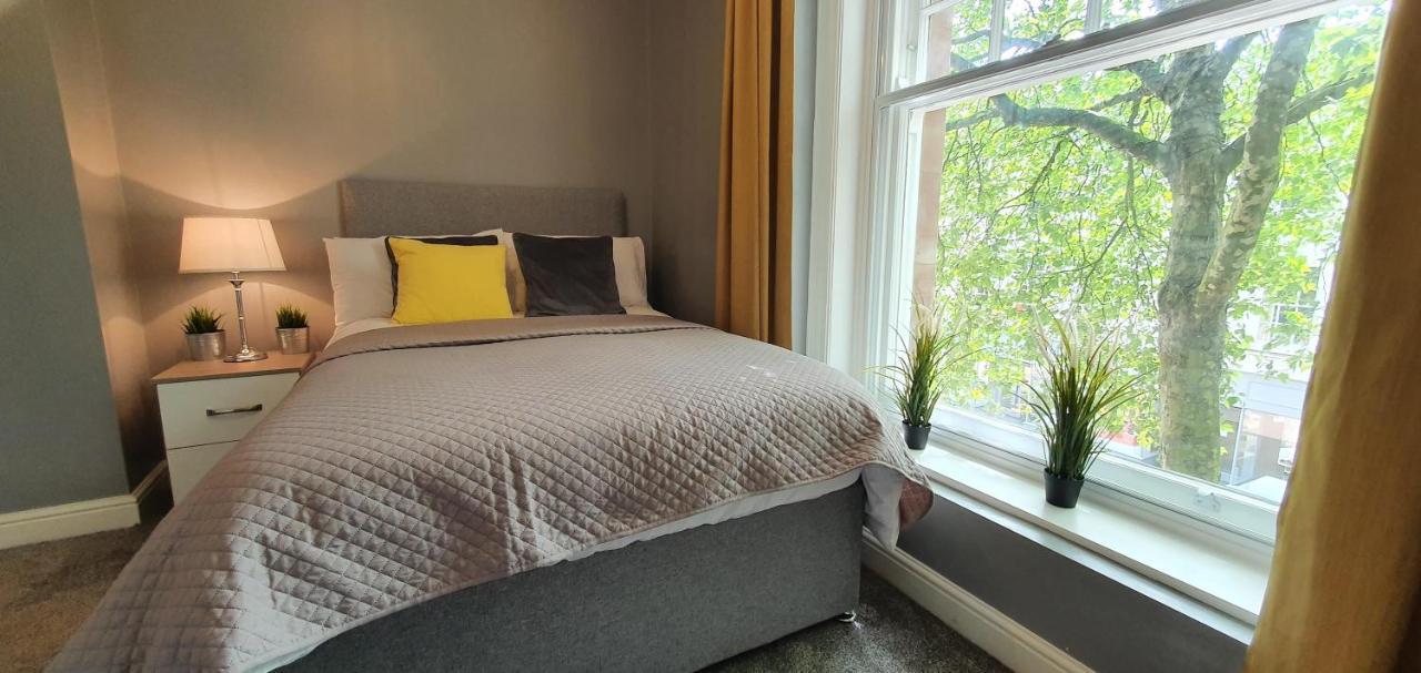 Darwin Stays - Service Accommodation In Newcastle Under Lyme City Centre エクステリア 写真
