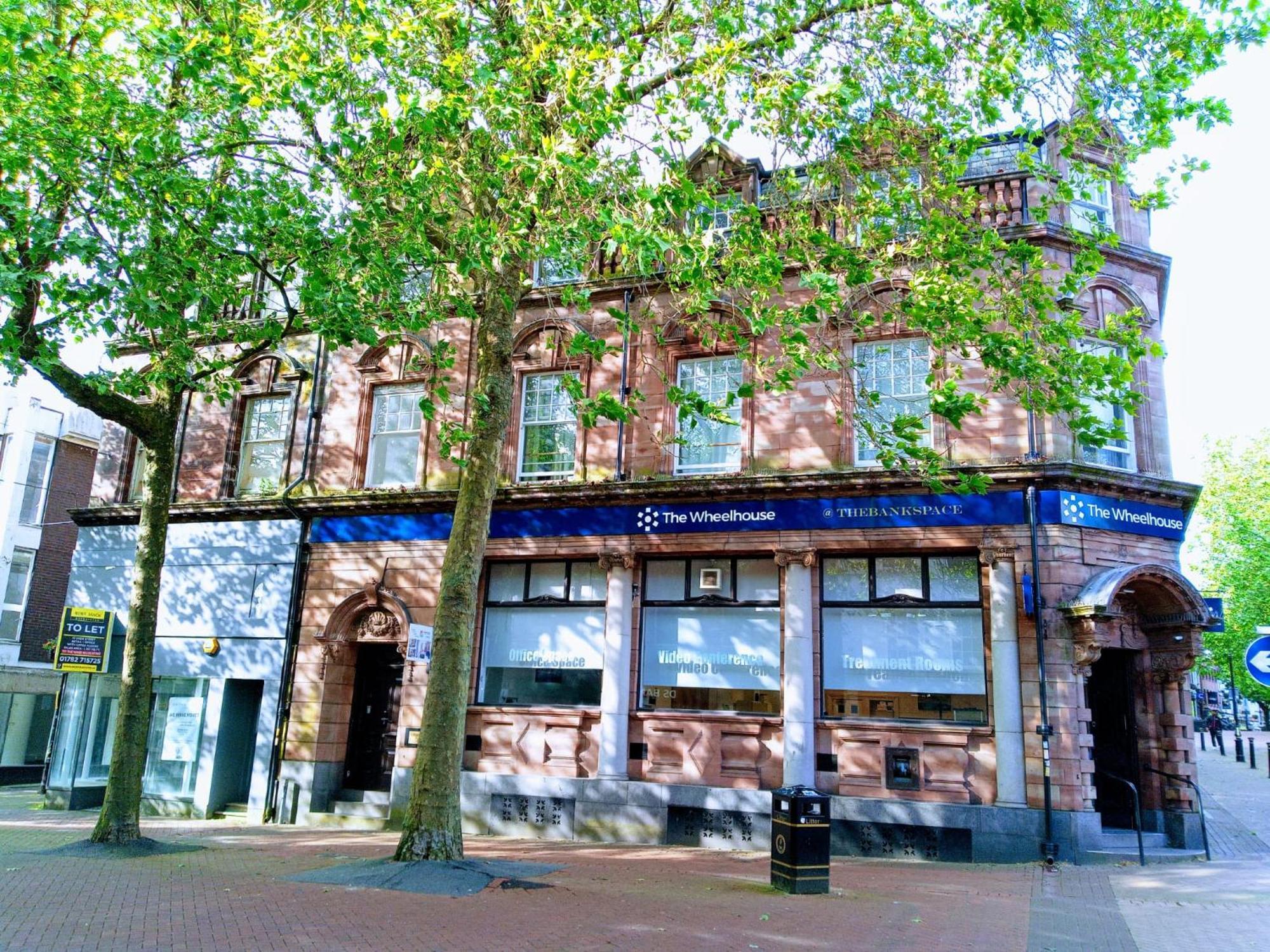 Darwin Stays - Service Accommodation In Newcastle Under Lyme City Centre エクステリア 写真