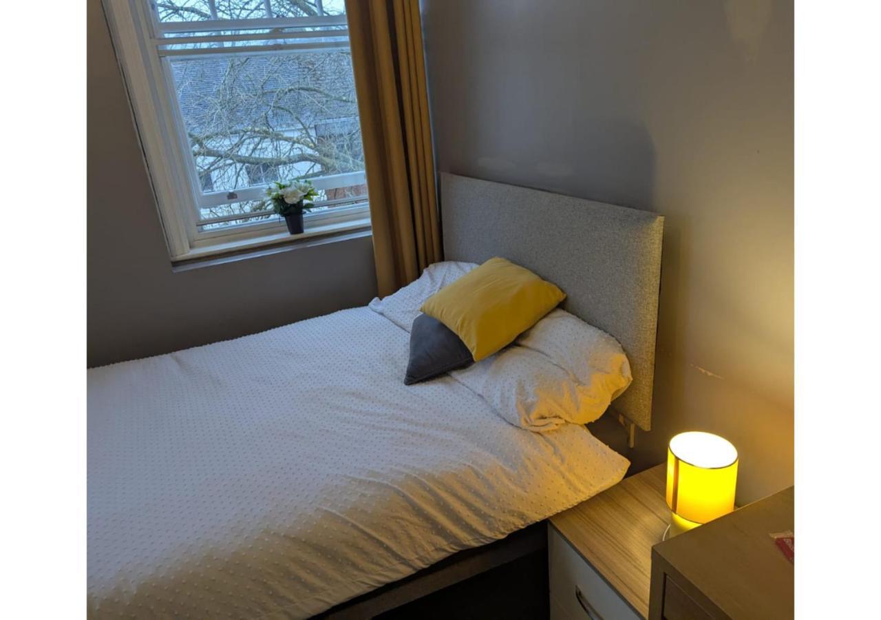 Darwin Stays - Service Accommodation In Newcastle Under Lyme City Centre エクステリア 写真