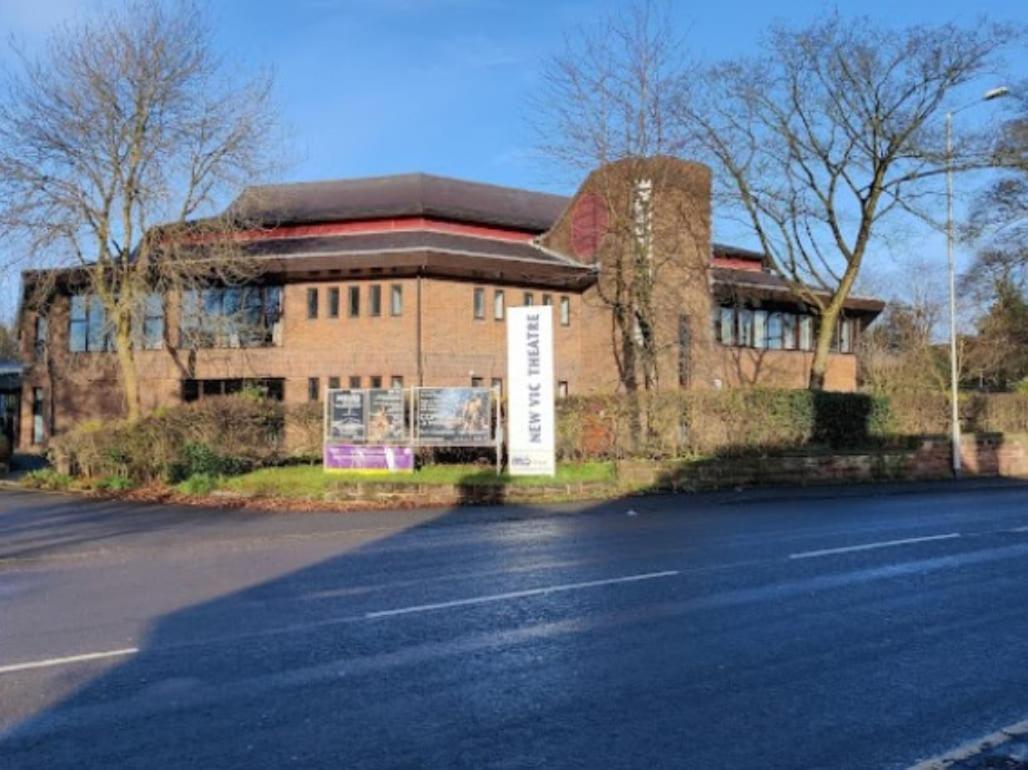 Darwin Stays - Service Accommodation In Newcastle Under Lyme City Centre エクステリア 写真