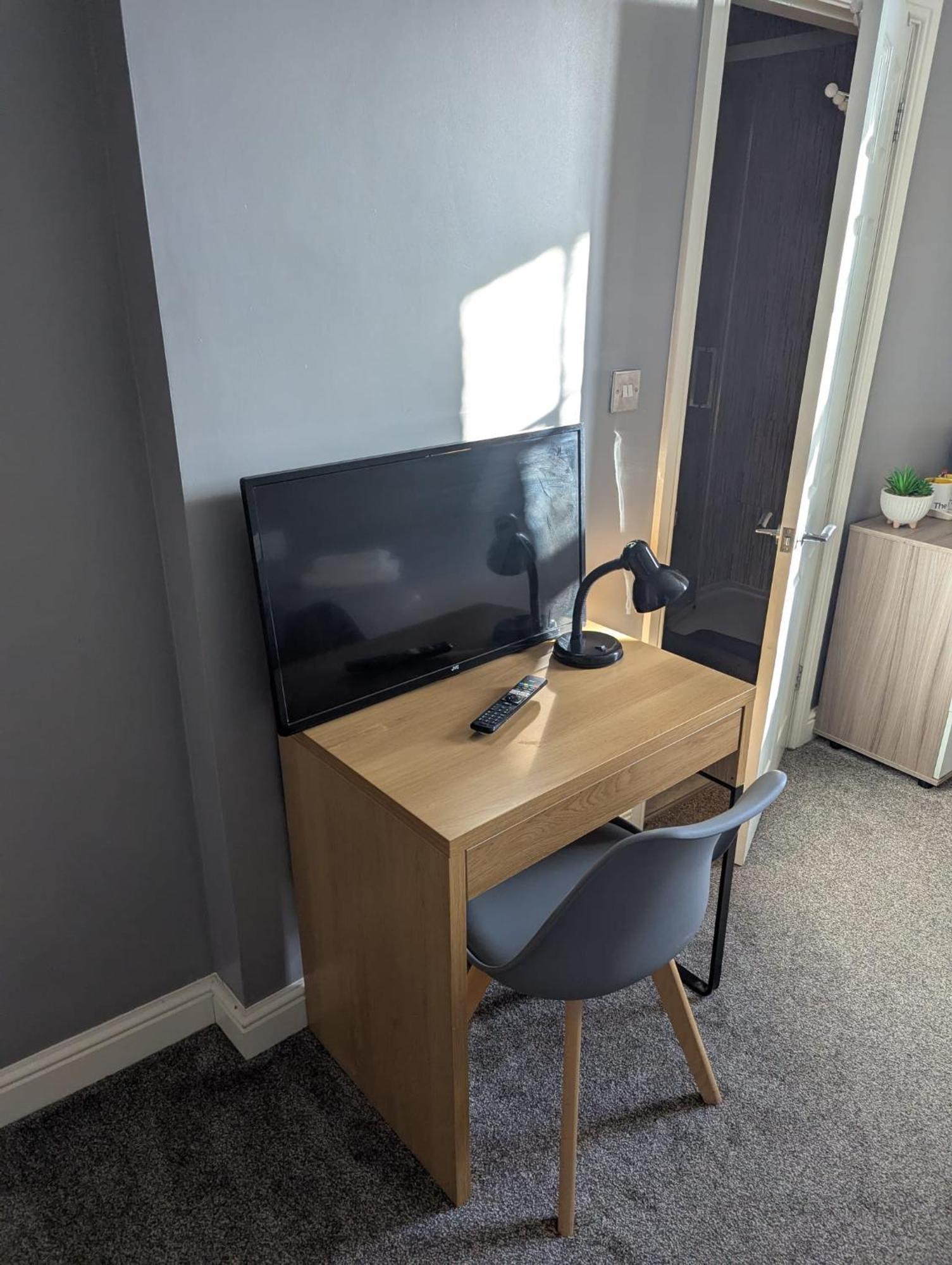 Darwin Stays - Service Accommodation In Newcastle Under Lyme City Centre エクステリア 写真