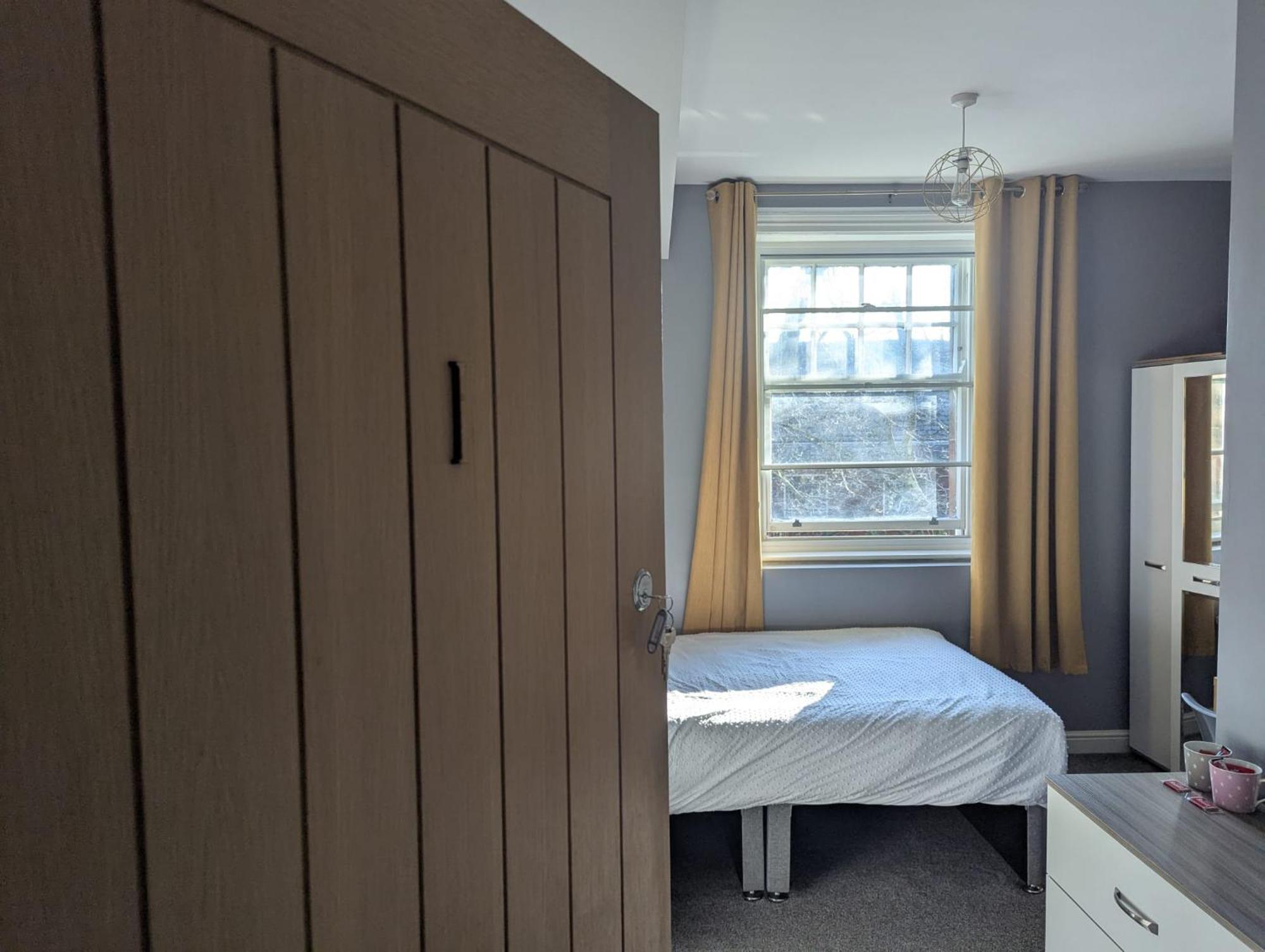 Darwin Stays - Service Accommodation In Newcastle Under Lyme City Centre エクステリア 写真