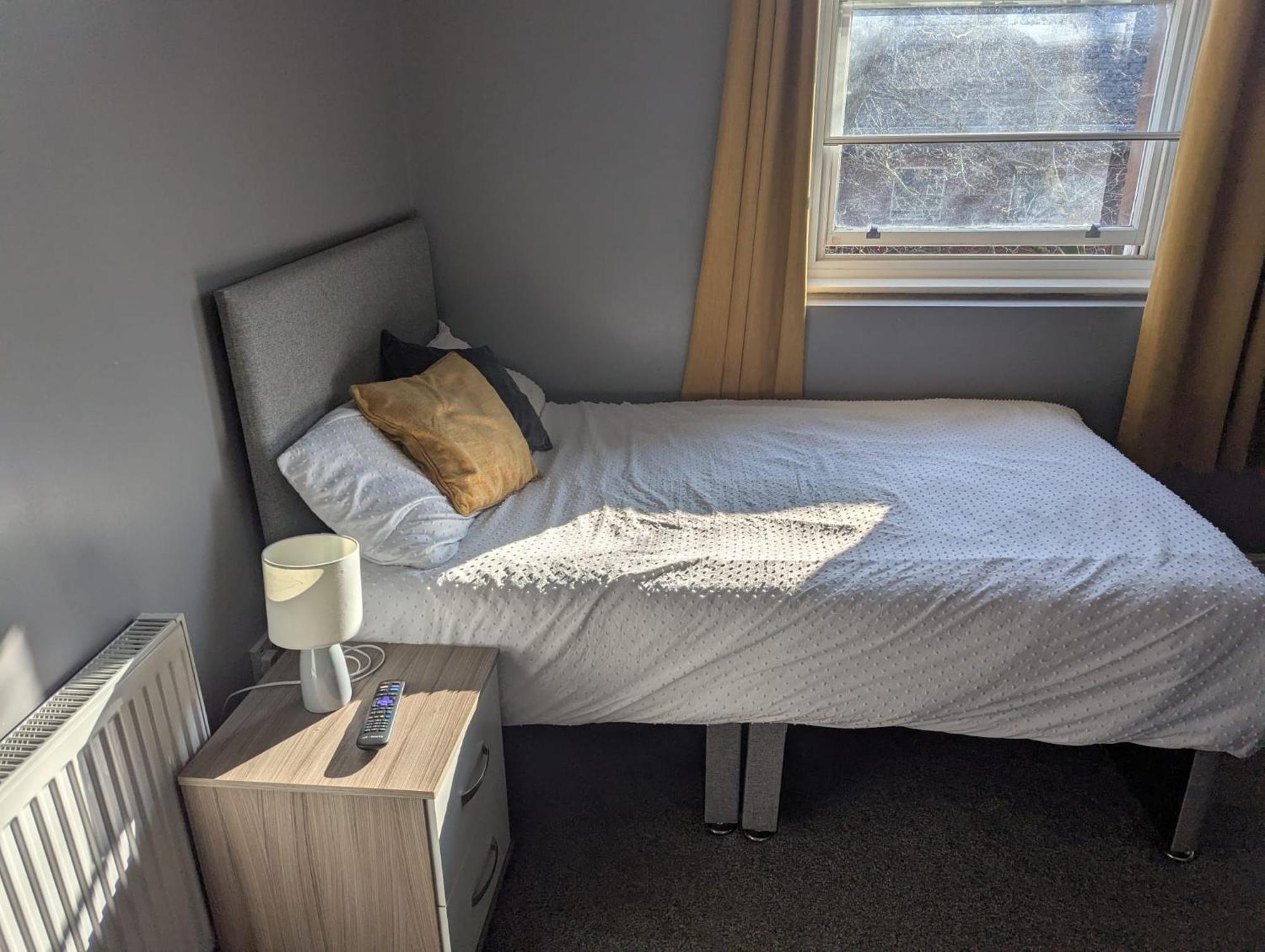 Darwin Stays - Service Accommodation In Newcastle Under Lyme City Centre エクステリア 写真